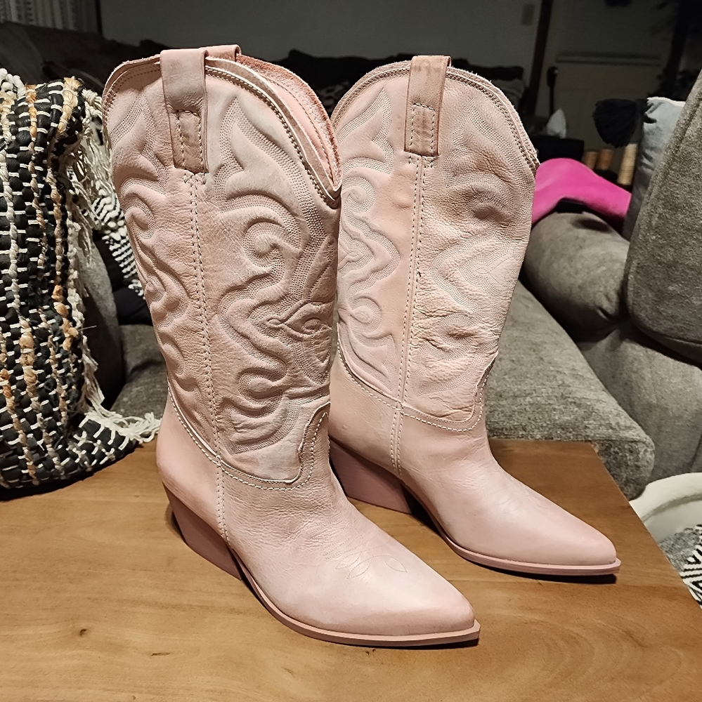 Brand New Women's Size 8 Cowboy Boots